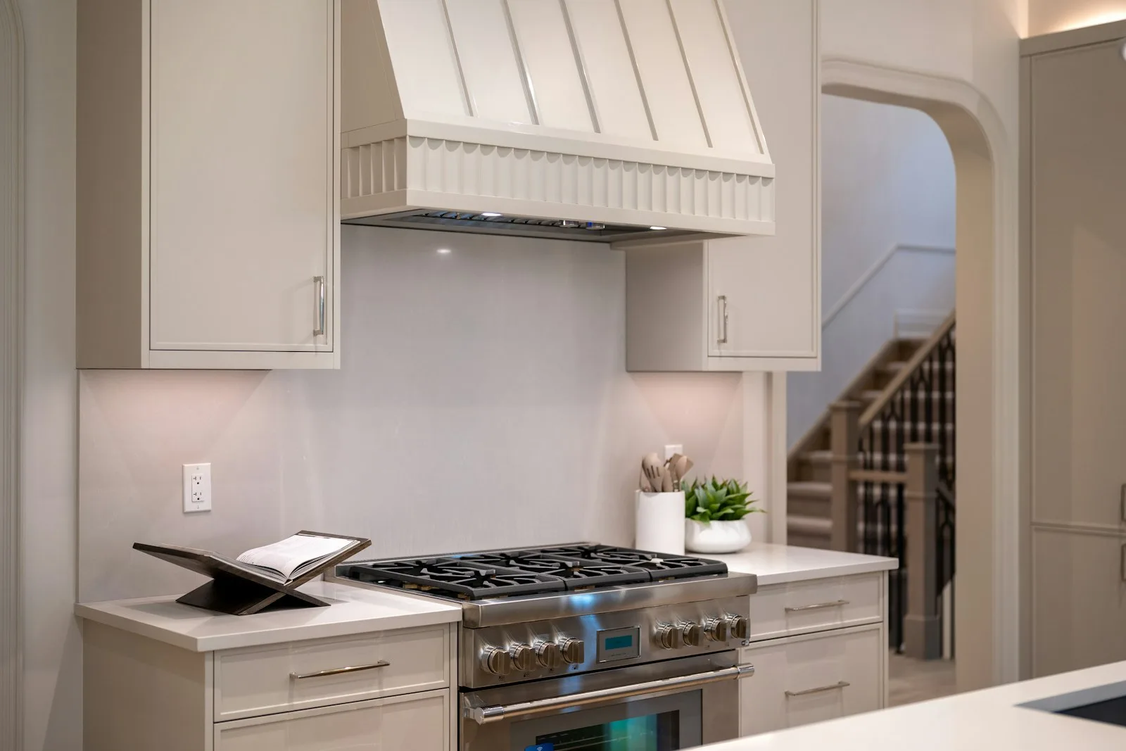 Under-cabinet range hood control panel diagnostic — Berne Appliance Repair